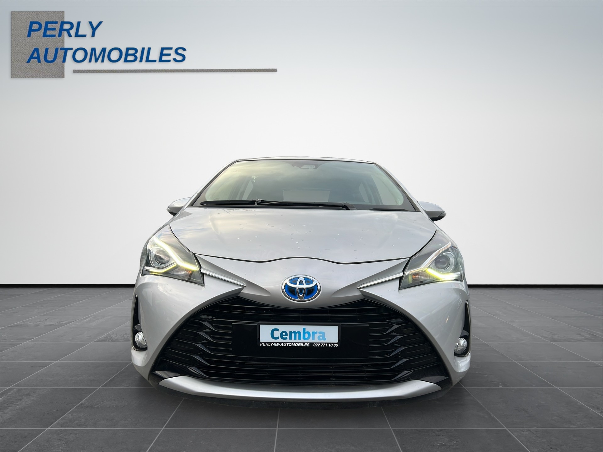 TOYOTA Yaris 1.5 VVT-i HSD Trend