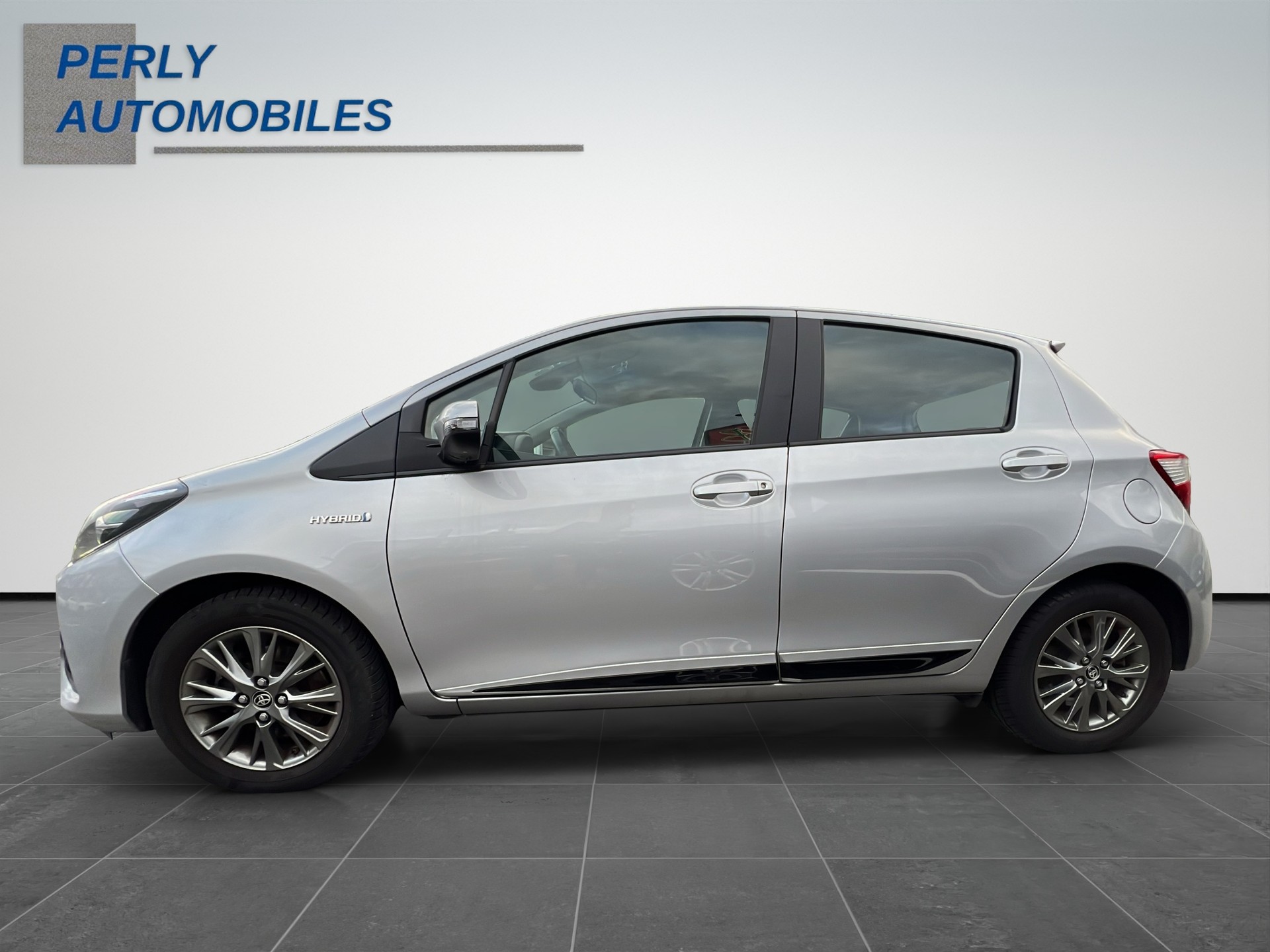 TOYOTA Yaris 1.5 VVT-i HSD Trend-showroom-element-2