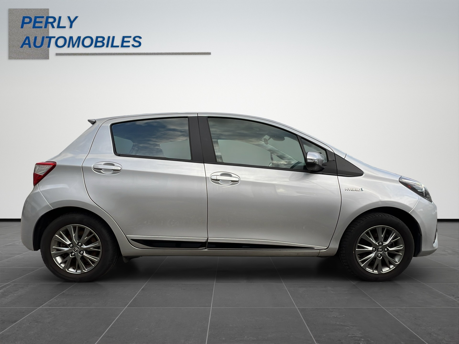 TOYOTA Yaris 1.5 VVT-i HSD Trend-image-6