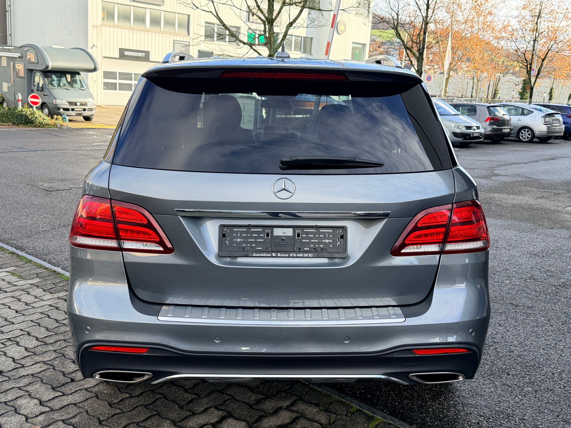 MERCEDES-BENZ GLE 500 Executive 4Matic 9G-Tronic-showroom-element-3