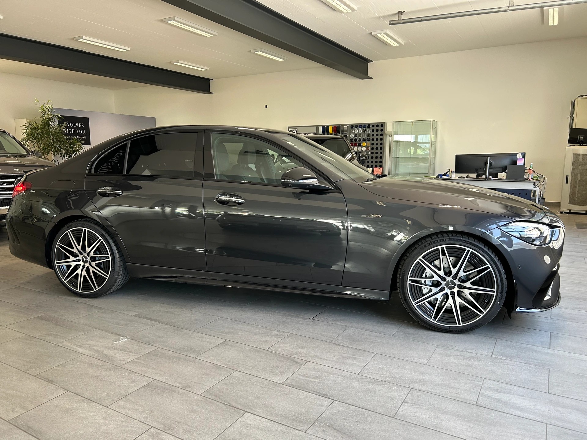 MERCEDES-BENZ C 43 AMG 4 Matic Executive Edition-showroom-element-2