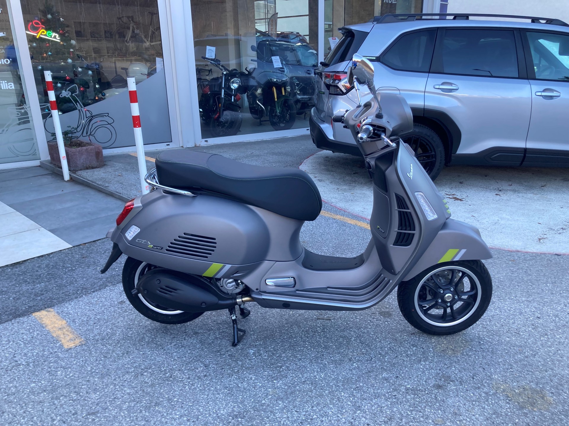 PIAGGIO Vespa GTS 300 Super Tech ABS-image-4