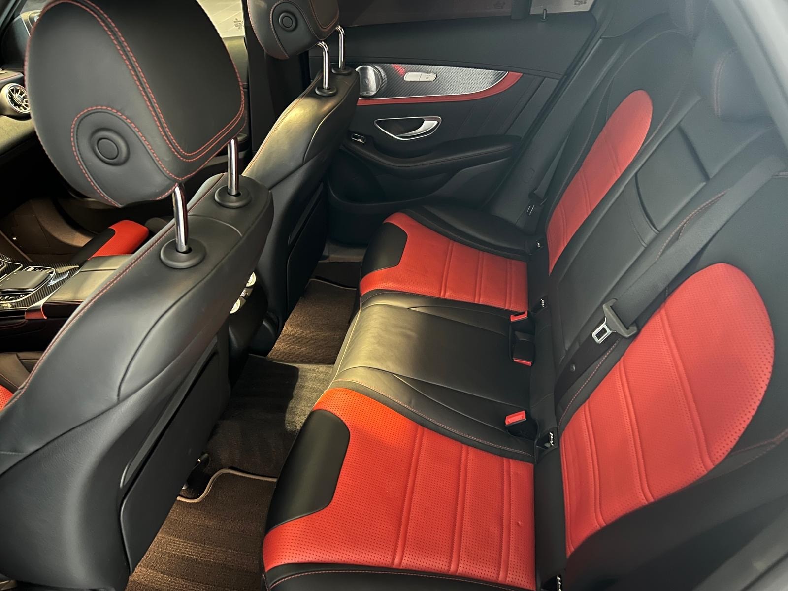 MERCEDES-BENZ GLC 63 S AMG Edition 1 4Matic+ 9G-Tronic-image-30