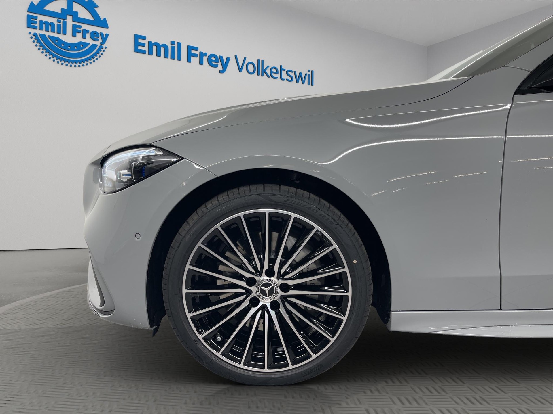 MERCEDES-BENZ C 220 d Swiss Star AMG Line 4matic Kombi-showroom-element-3