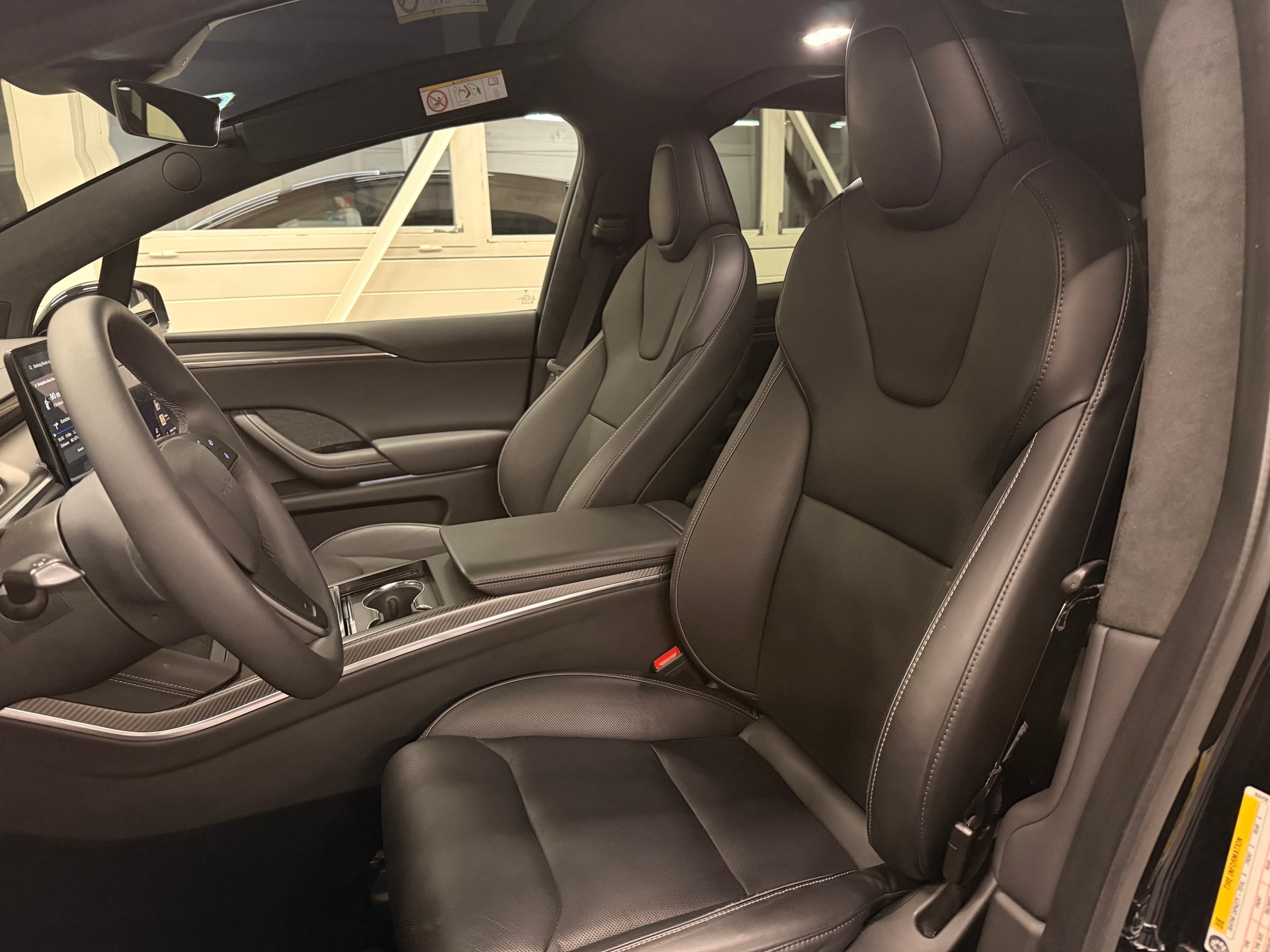 TESLA Model X 100kWh Plaid-image-11