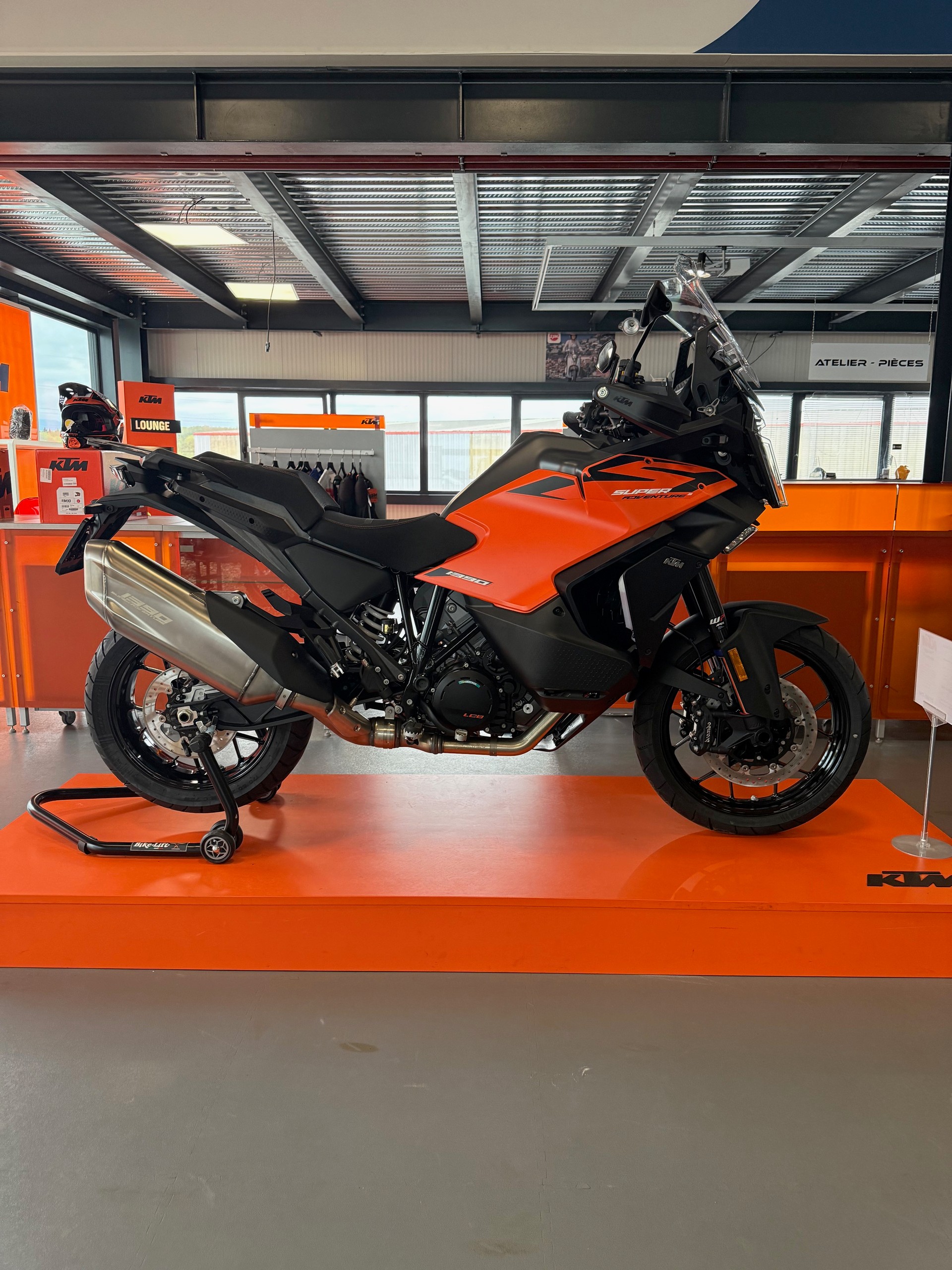 KTM 1390 Super Adventure S 2026-image-0