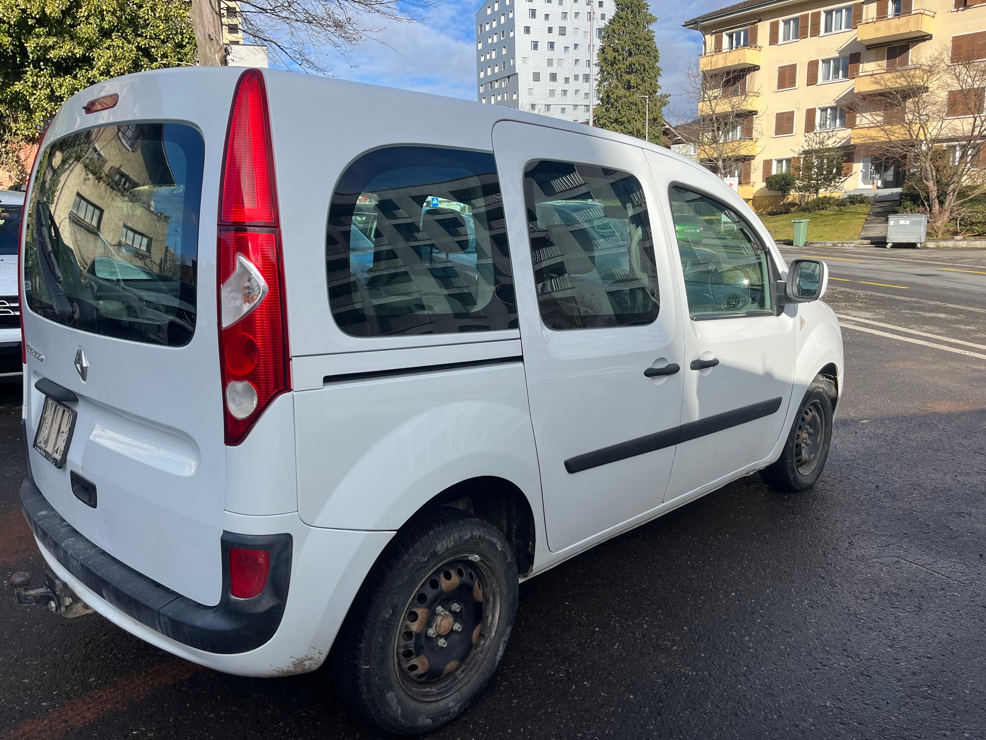RENAULT Kangoo 1.6 16V Dynamique-image-4