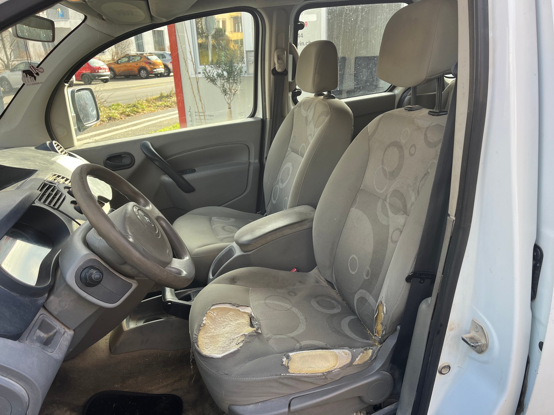 RENAULT Kangoo 1.6 16V Dynamique-image-9