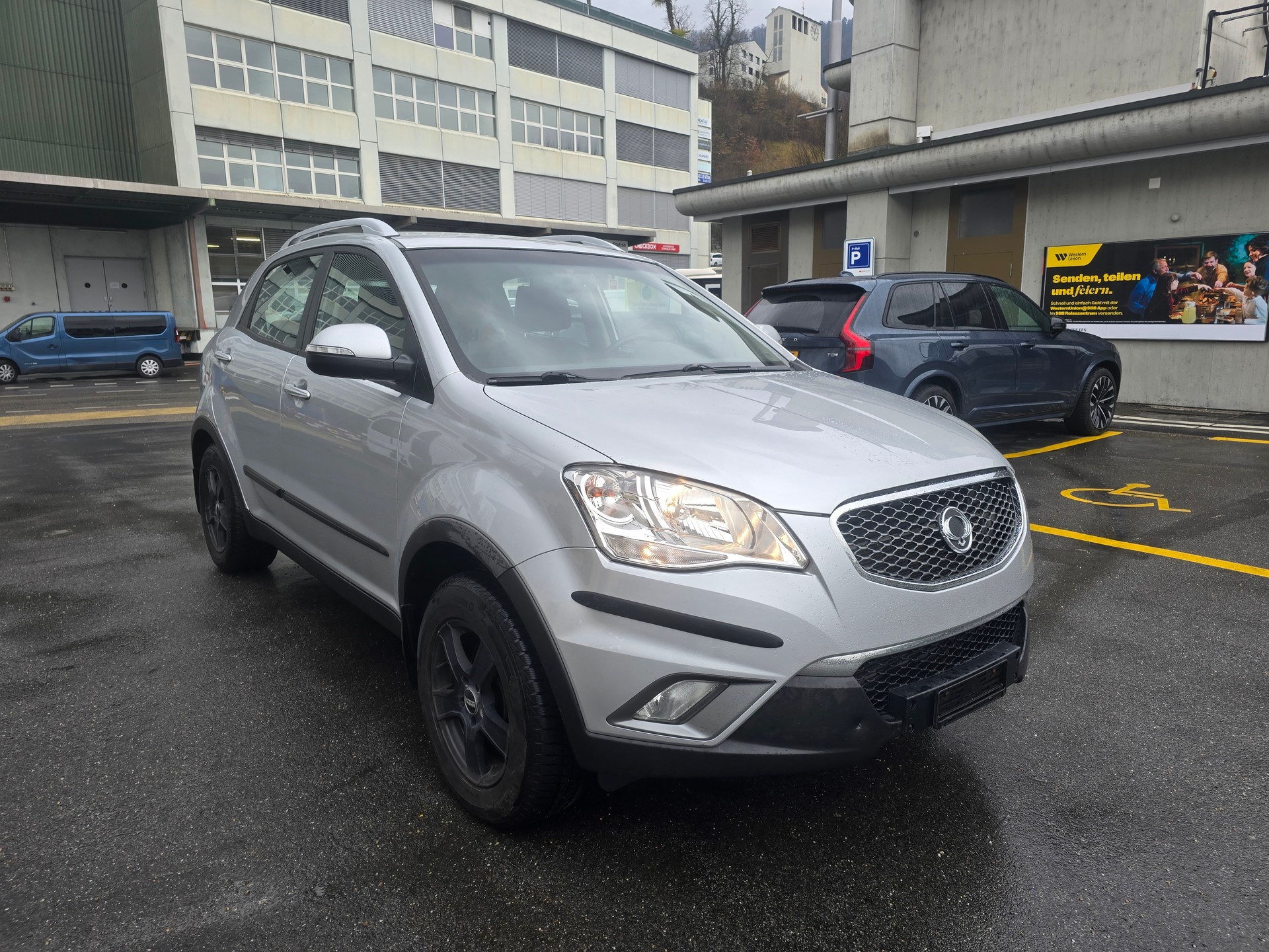 KGM-SsangYong Korando 2.0 e-XDI Black Edition 4WD-image-2