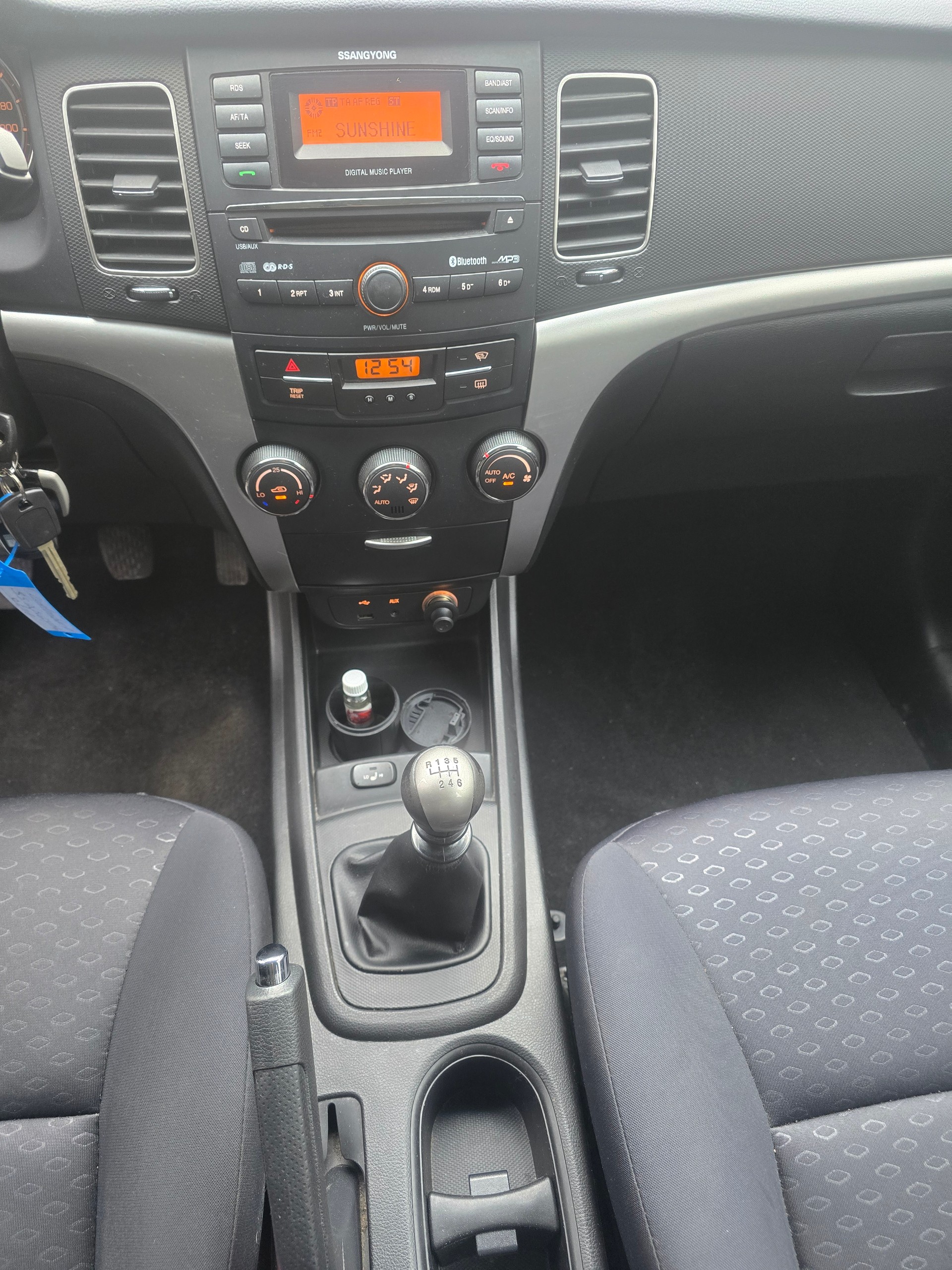 KGM-SsangYong Korando 2.0 e-XDI Black Edition 4WD-image-10