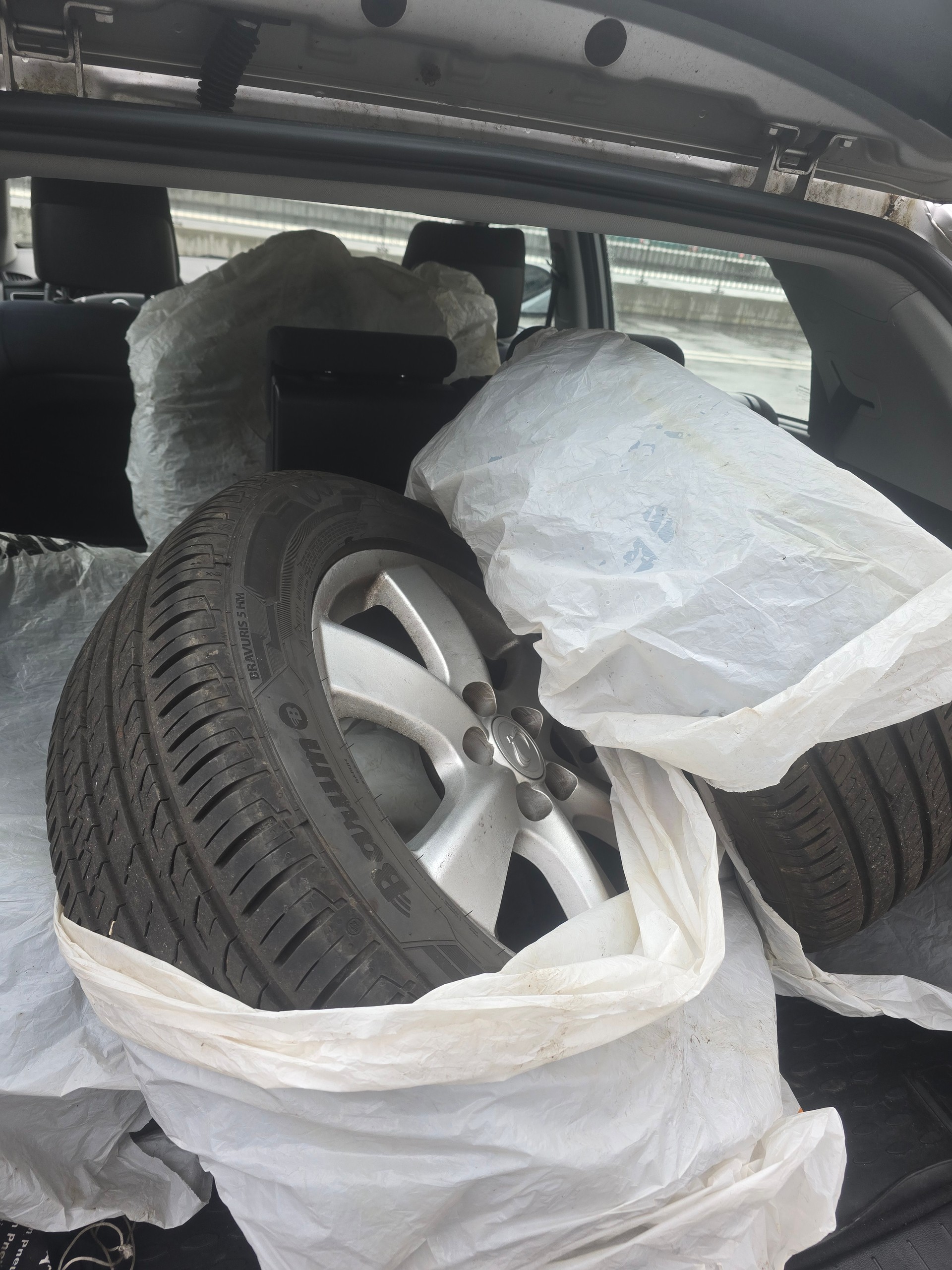 KGM-SsangYong Korando 2.0 e-XDI Black Edition 4WD-image-12