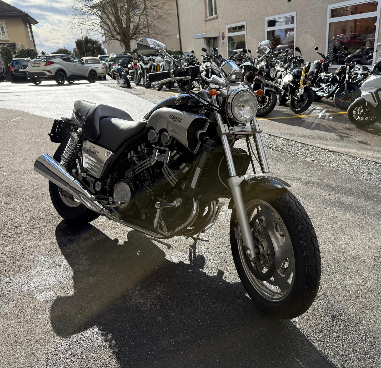 YAMAHA V-Max VMX 1200-image-1