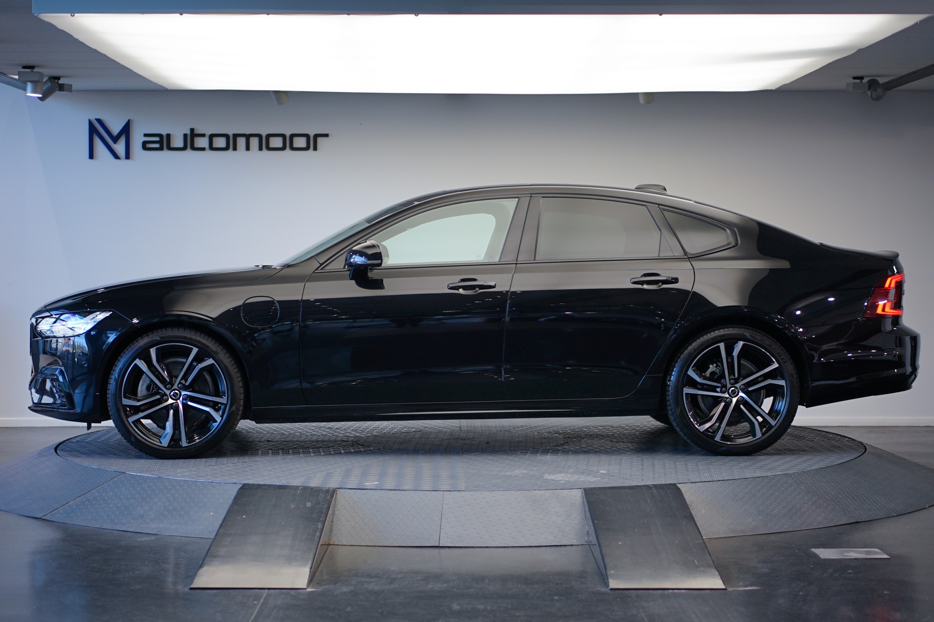 VOLVO S90 T8 eAWD Plug in Hybrid Plus Dark Geartronic-image-8