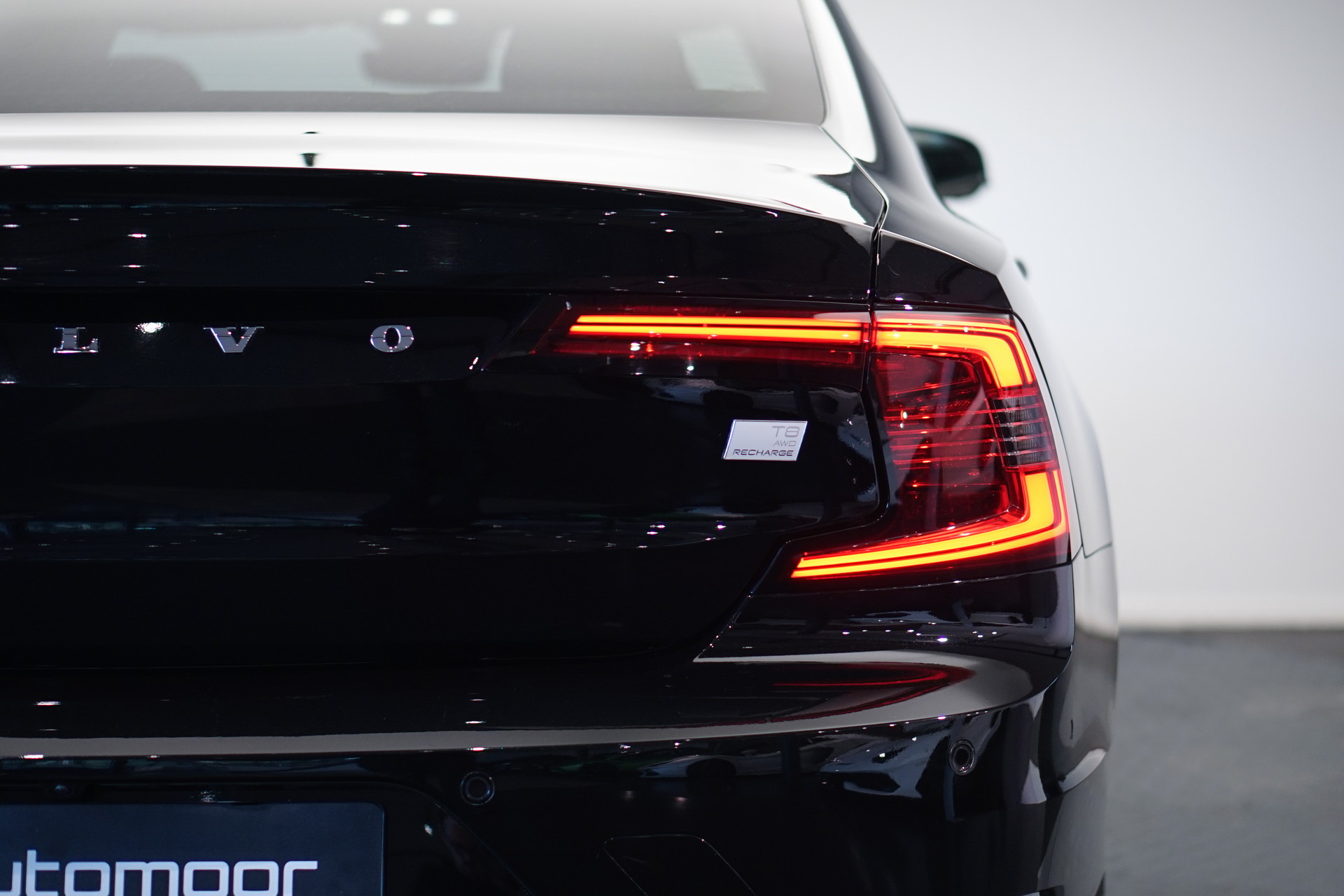 VOLVO S90 T8 eAWD Plug in Hybrid Plus Dark Geartronic-image-10