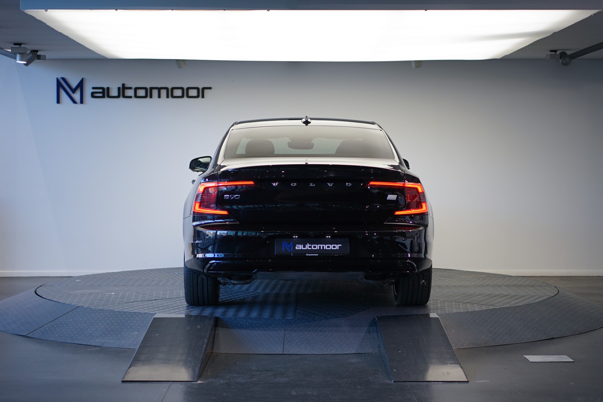 VOLVO S90 T8 eAWD Plug in Hybrid Plus Dark Geartronic-image-5