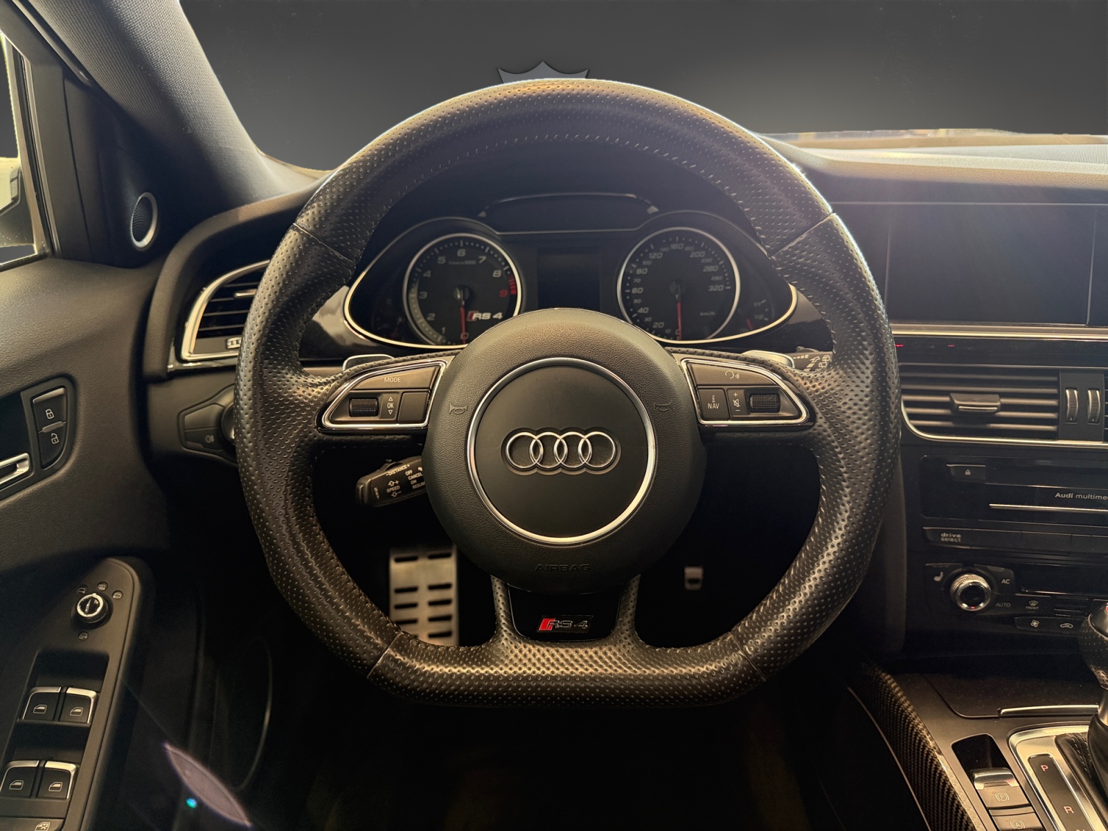 AUDI RS4 Avant 4.2 FSI V8 quattro S-tronic-image-11
