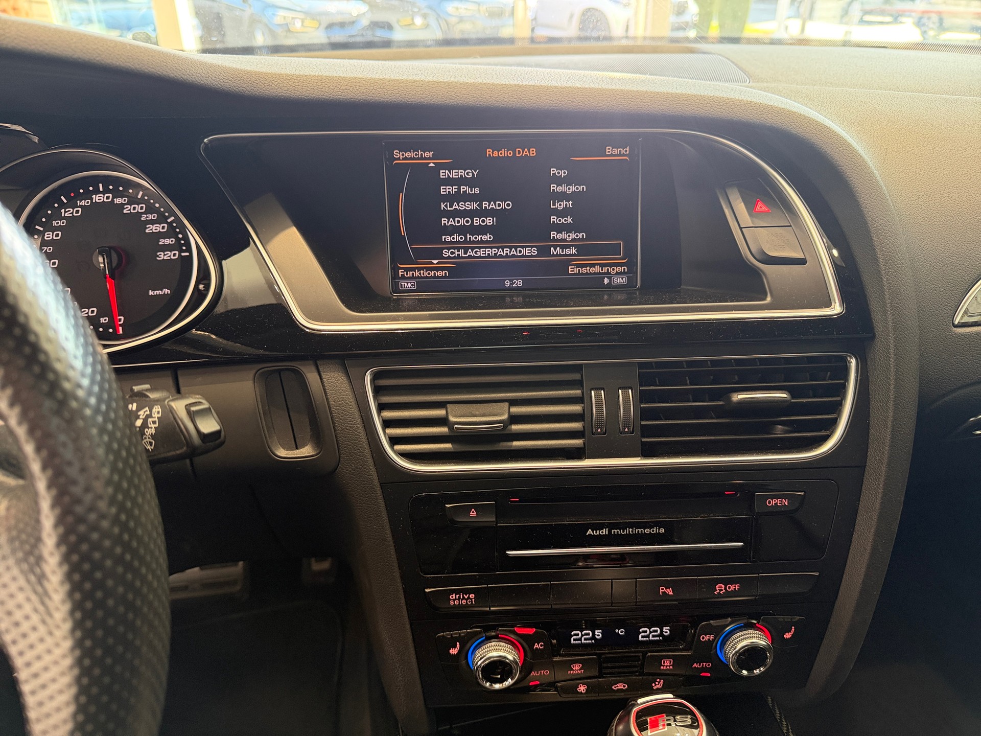 AUDI RS4 Avant 4.2 FSI V8 quattro S-tronic-image-17