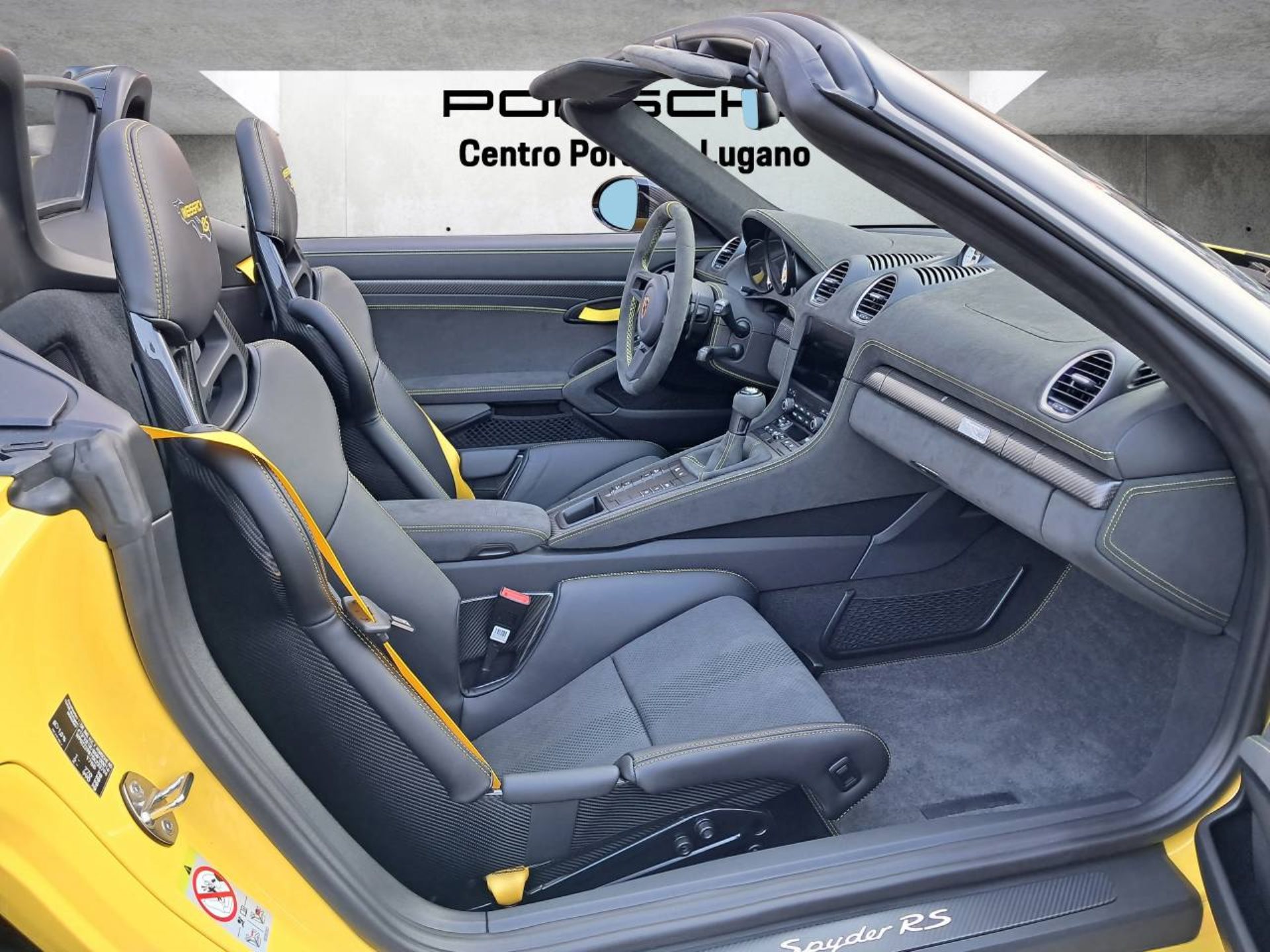 PORSCHE 718 Spyder RS-image-18