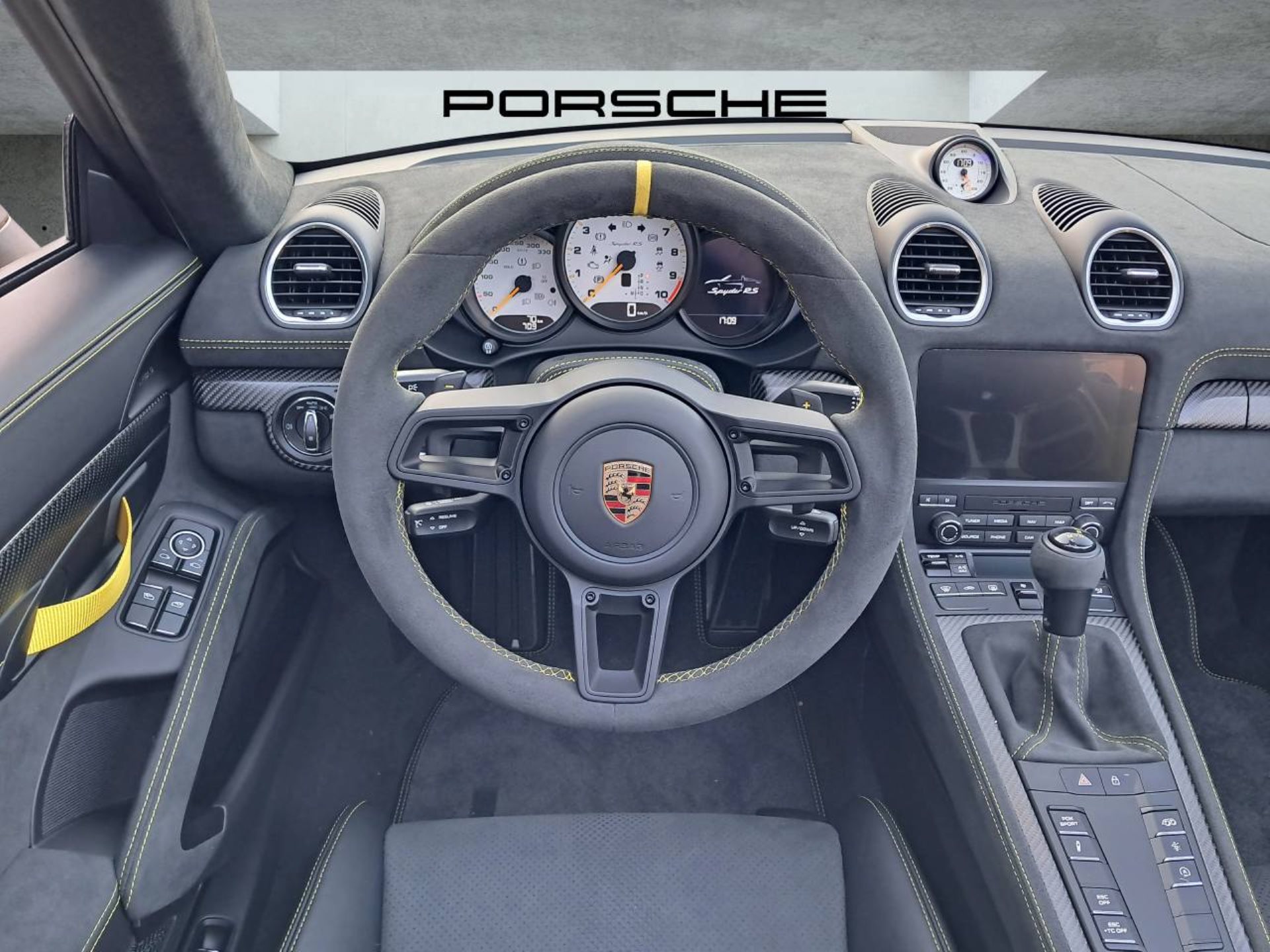 PORSCHE 718 Spyder RS-image-17
