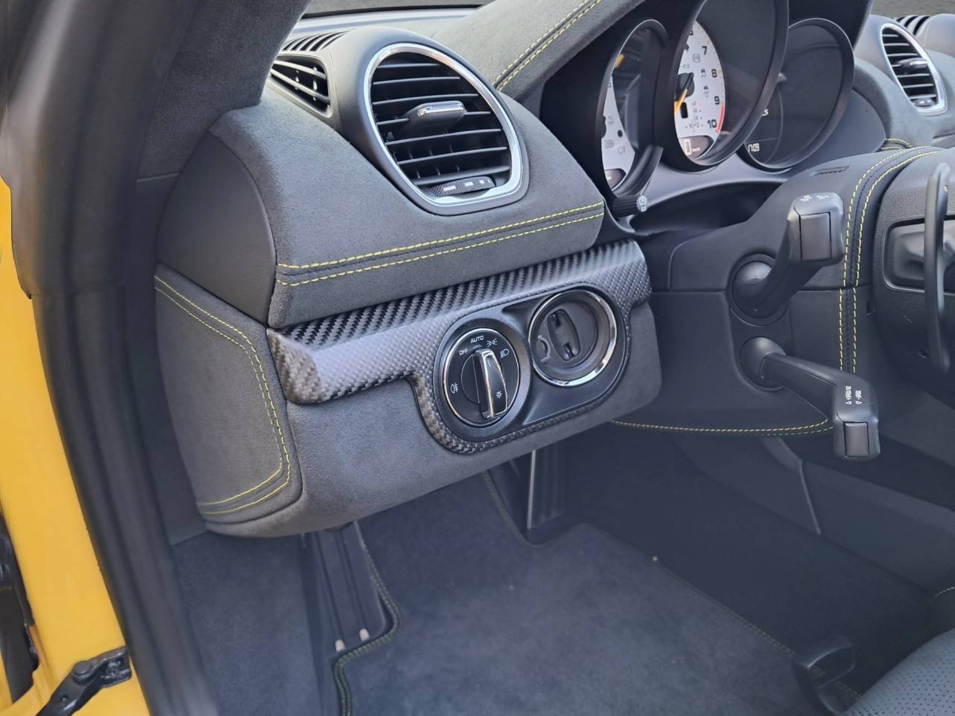 PORSCHE 718 Spyder RS-image-29