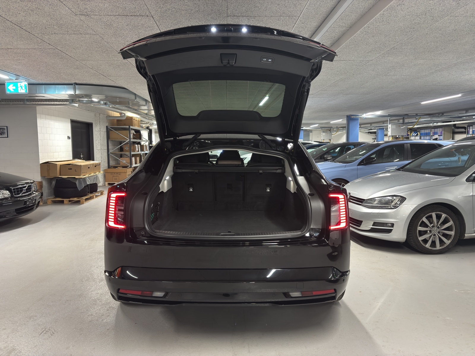 VOLVO ES90 Ultra-image-11