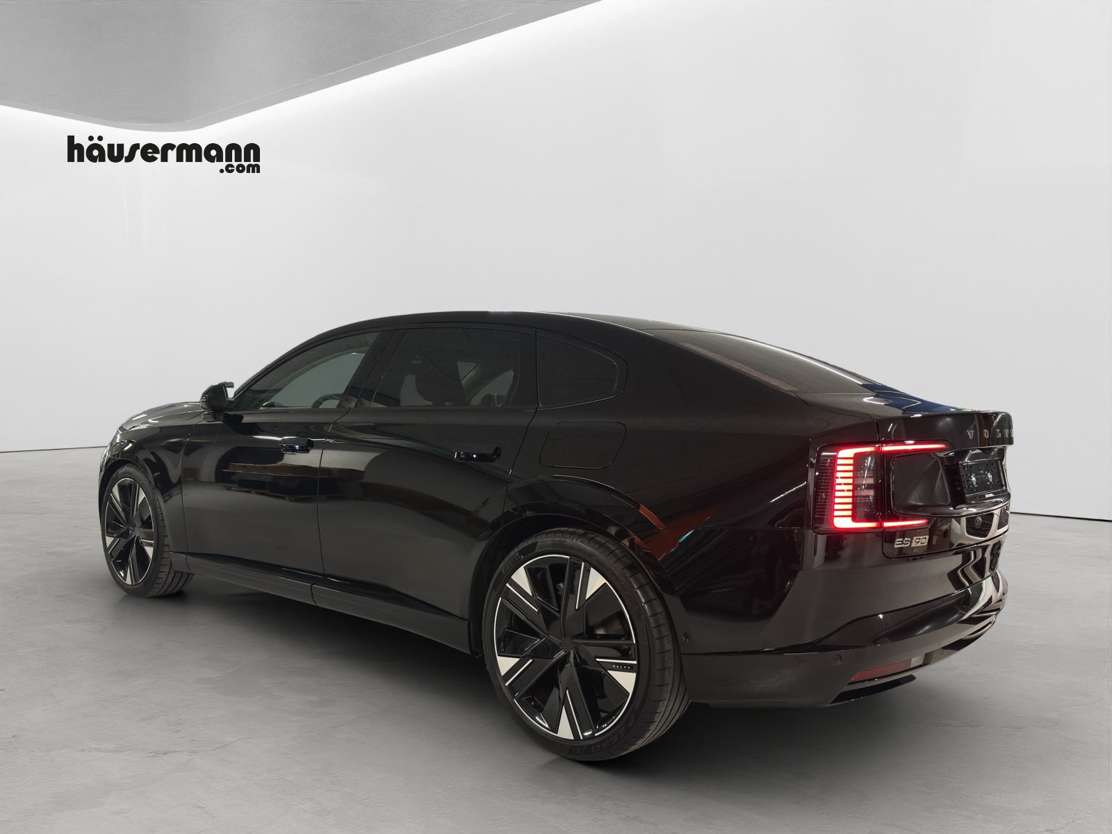 VOLVO ES90 Ultra-showroom-element-2