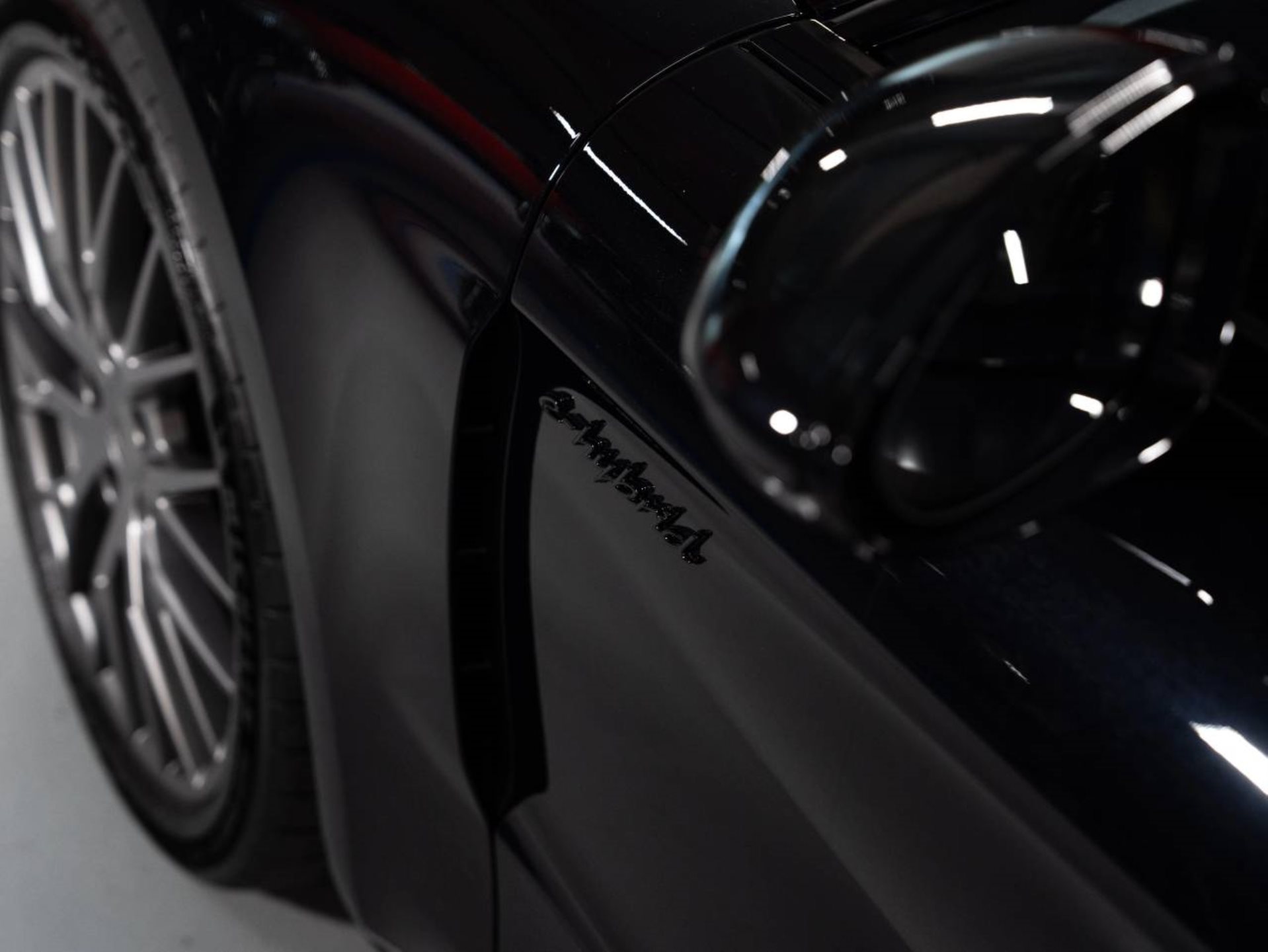 PORSCHE Panamera Turbo S E-Hybrid-image-25