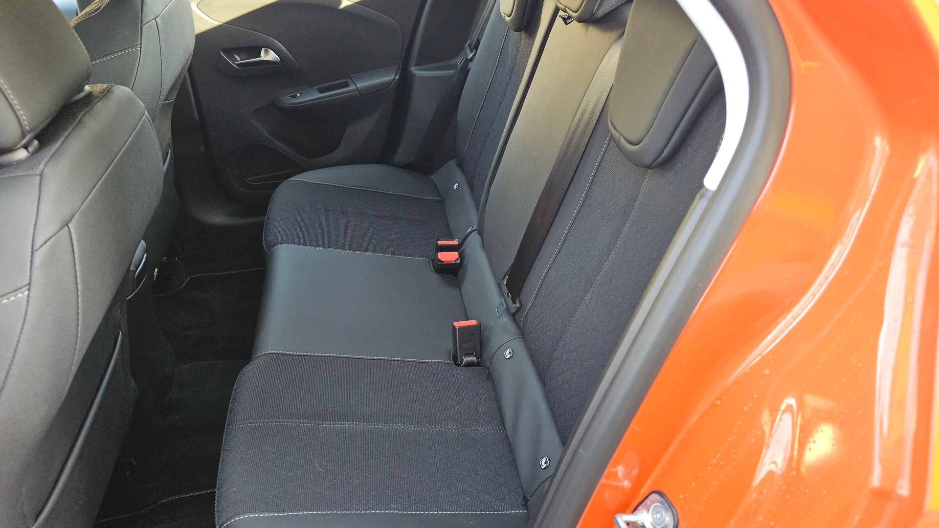 OPEL Corsa 1.2 TP Elegance-image-8