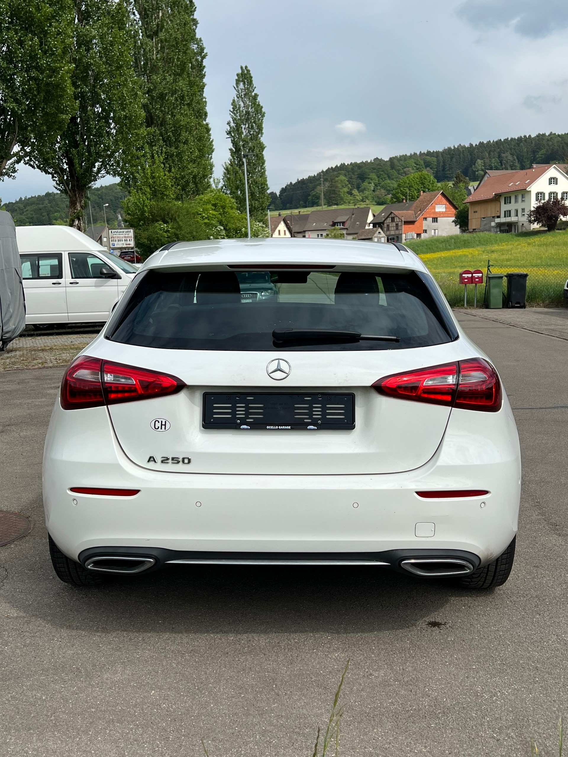 MERCEDES-BENZ A 250 AMG Line-image-5