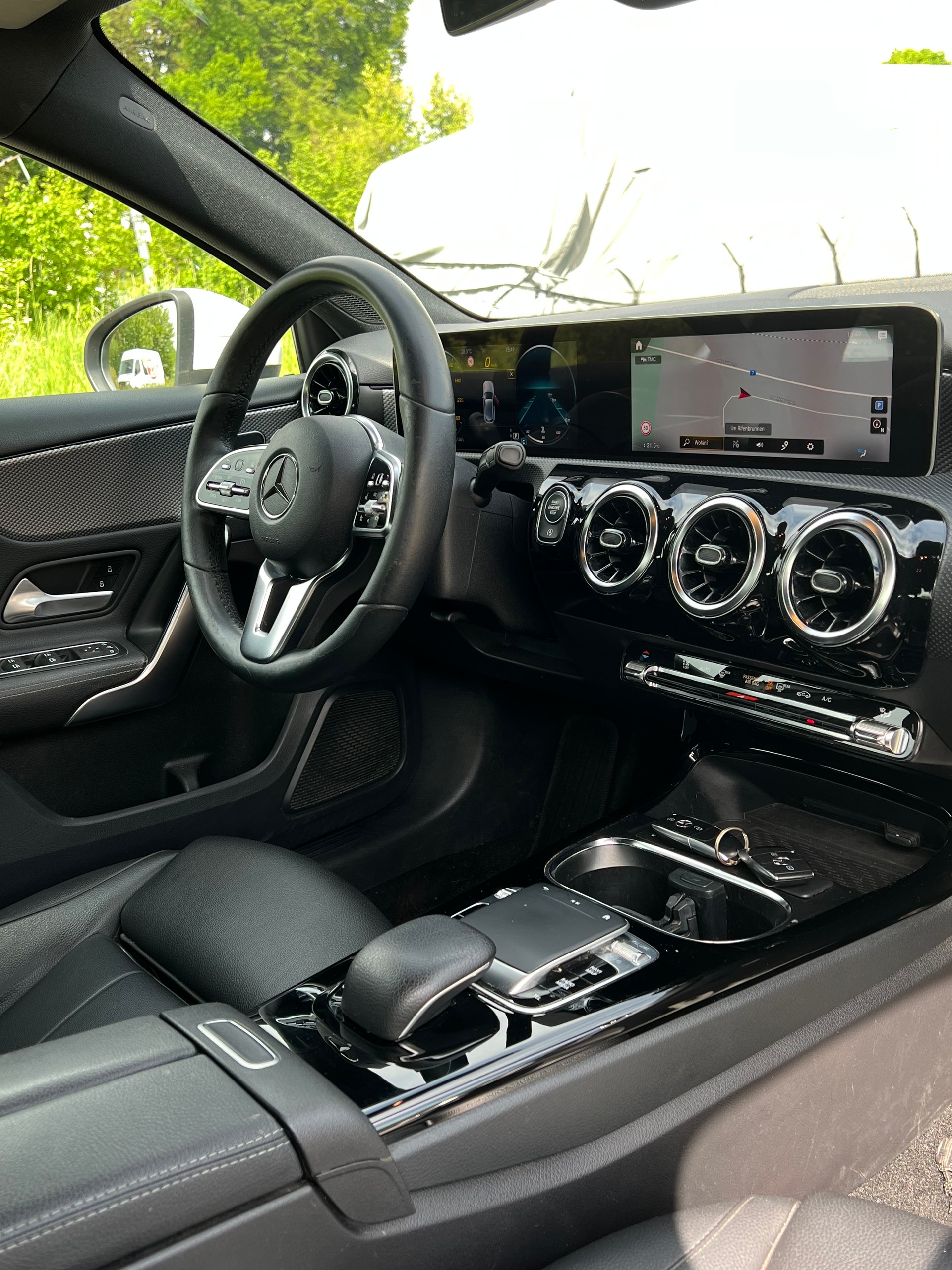 MERCEDES-BENZ A 250 AMG Line-image-10