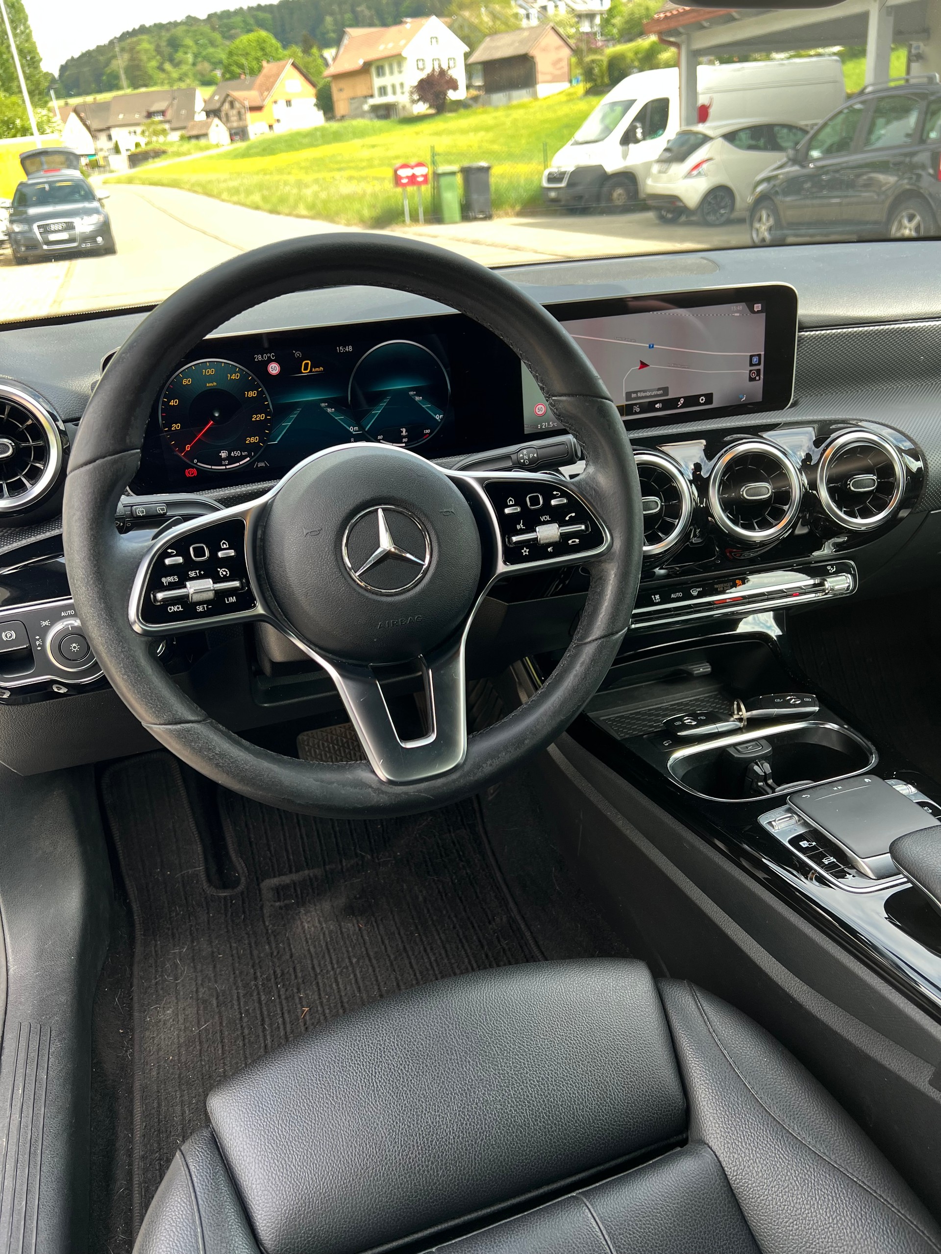 MERCEDES-BENZ A 250 AMG Line-image-9