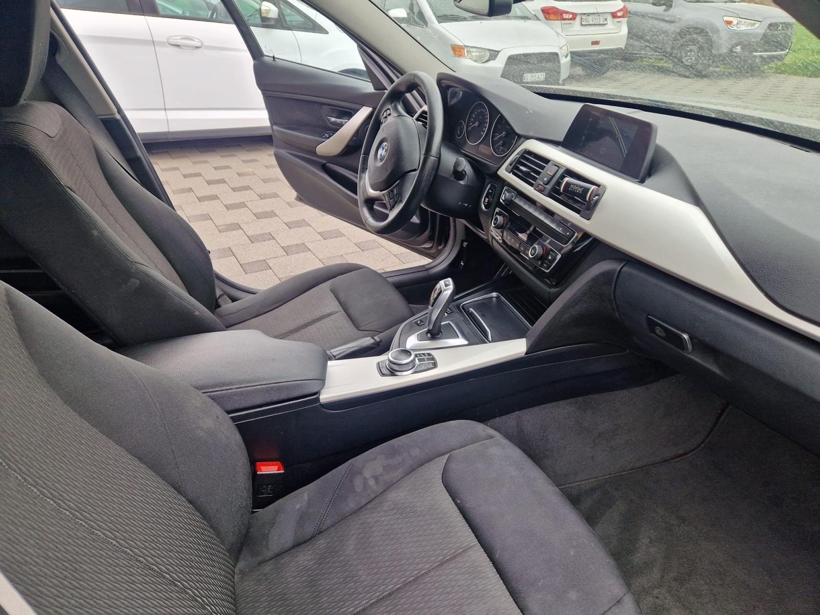 BMW 318i Business Steptronic-image-9