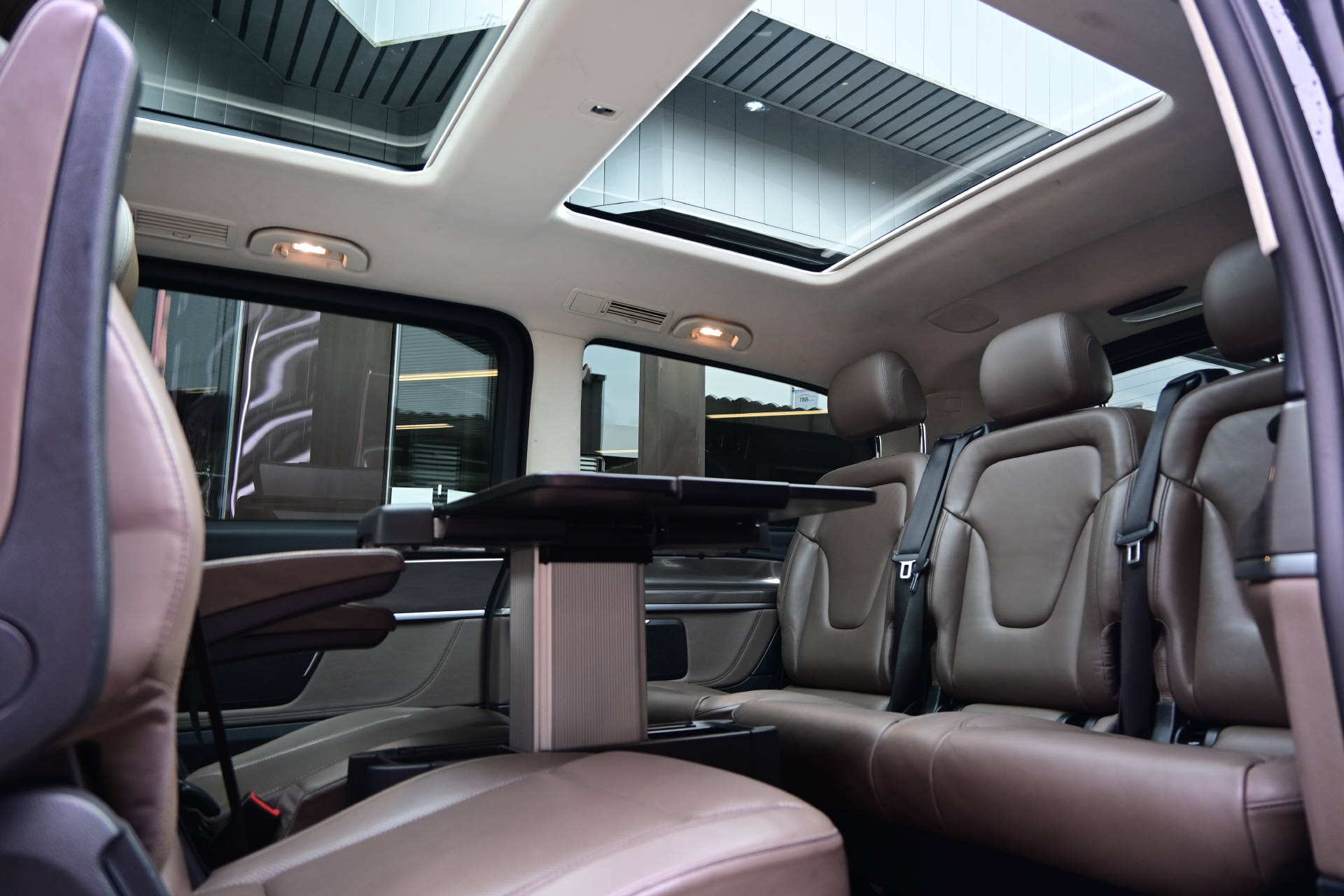 MERCEDES-BENZ V 250 d Exclusive AMG Line lang *Tisch*Panoramadach*Burmester*Sitzkühlung/Heizung*-image-26