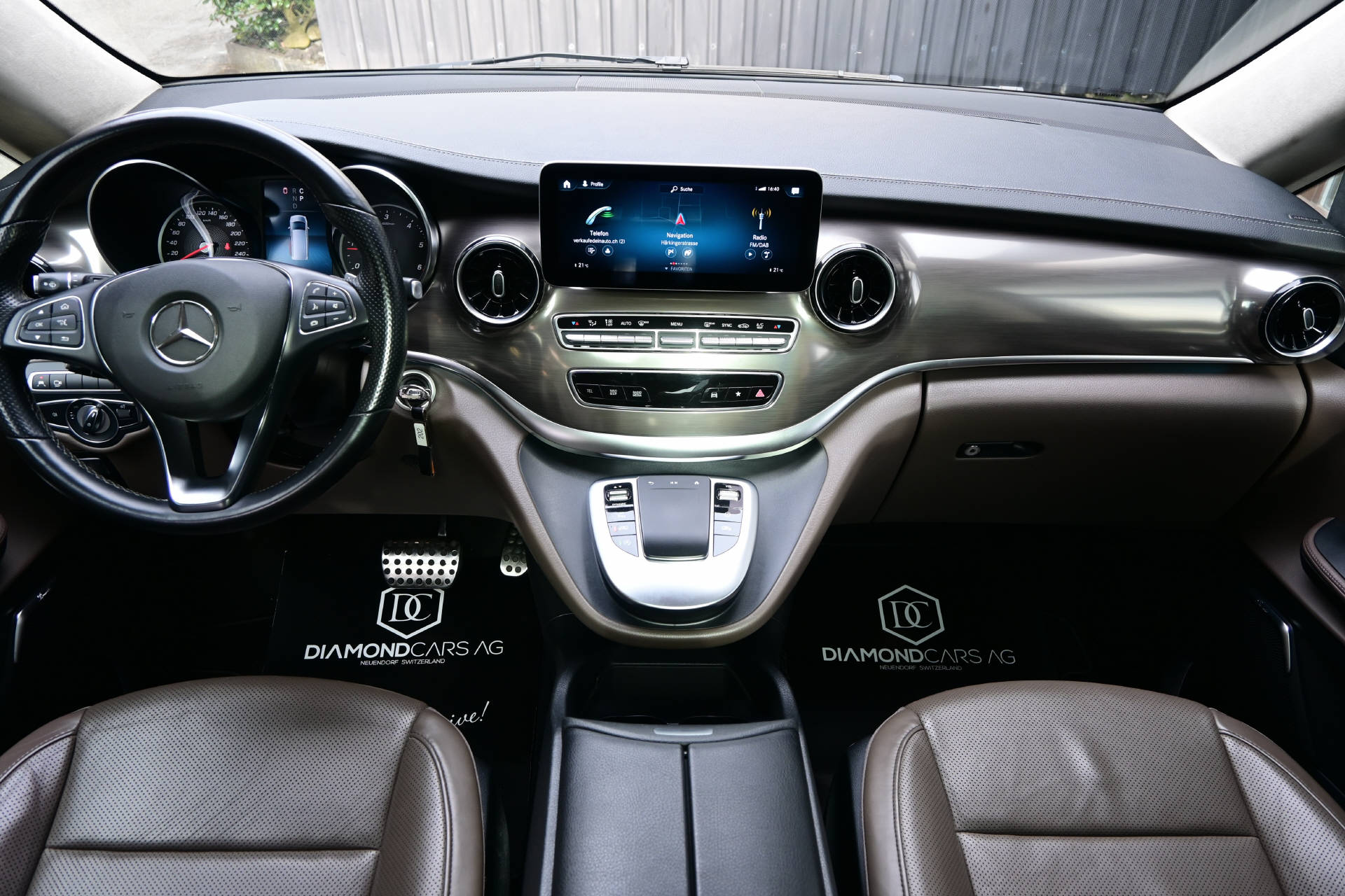 MERCEDES-BENZ V 250 d Exclusive AMG Line lang *Tisch*Panoramadach*Burmester*Sitzkühlung/Heizung*-image-11