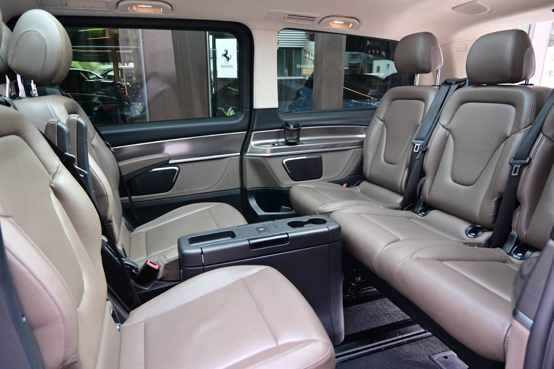 MERCEDES-BENZ V 250 d Exclusive AMG Line lang *Tisch*Panoramadach*Burmester*Sitzkühlung/Heizung*-image-21