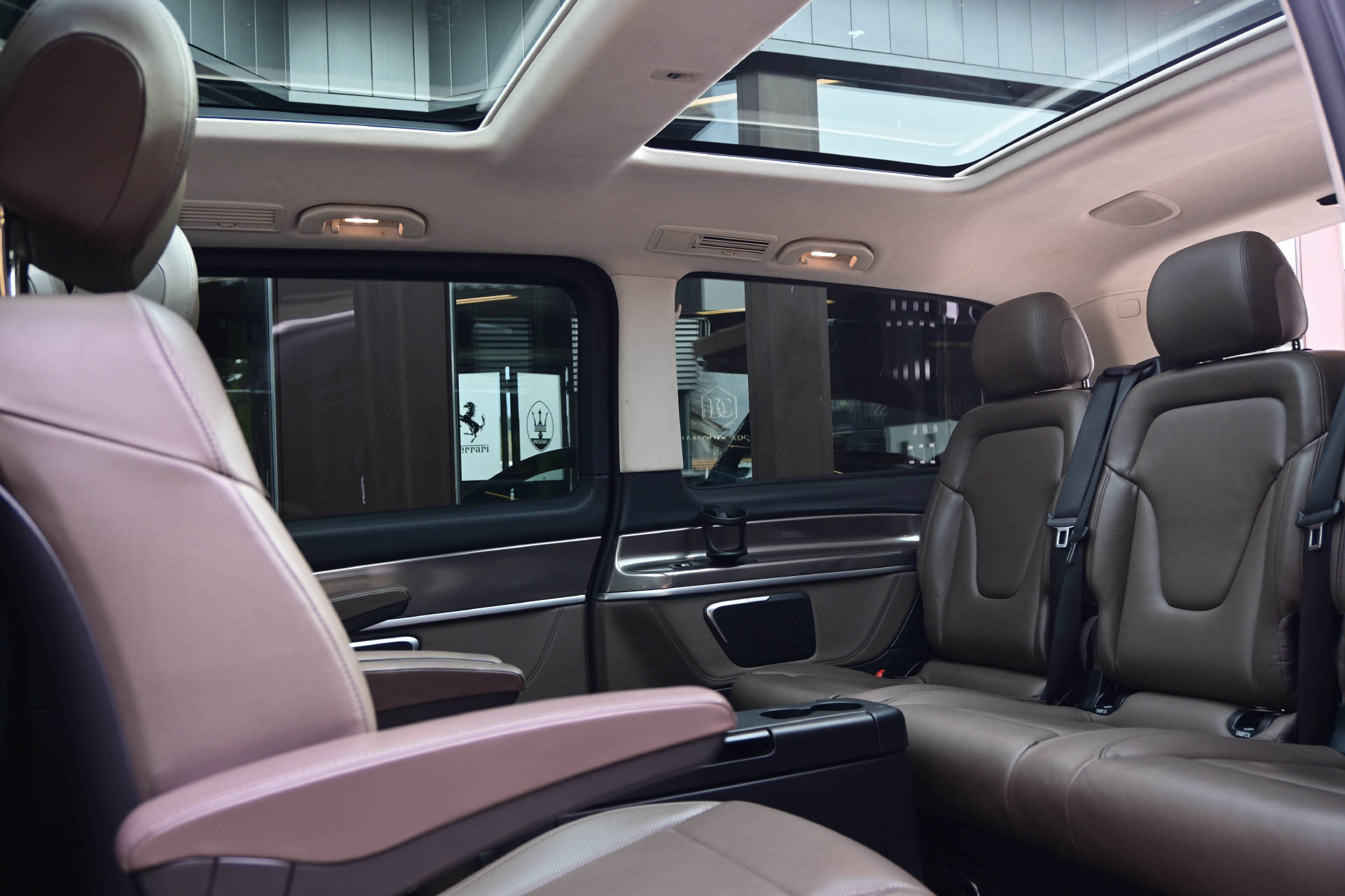 MERCEDES-BENZ V 250 d Exclusive AMG Line lang *Tisch*Panoramadach*Burmester*Sitzkühlung/Heizung*-image-20
