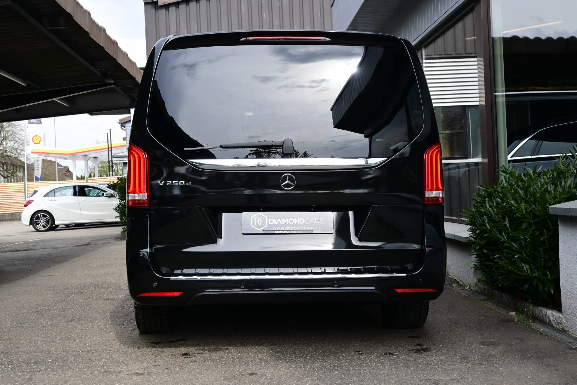 MERCEDES-BENZ V 250 d Exclusive AMG Line lang *Tisch*Panoramadach*Burmester*Sitzkühlung/Heizung*-image-6