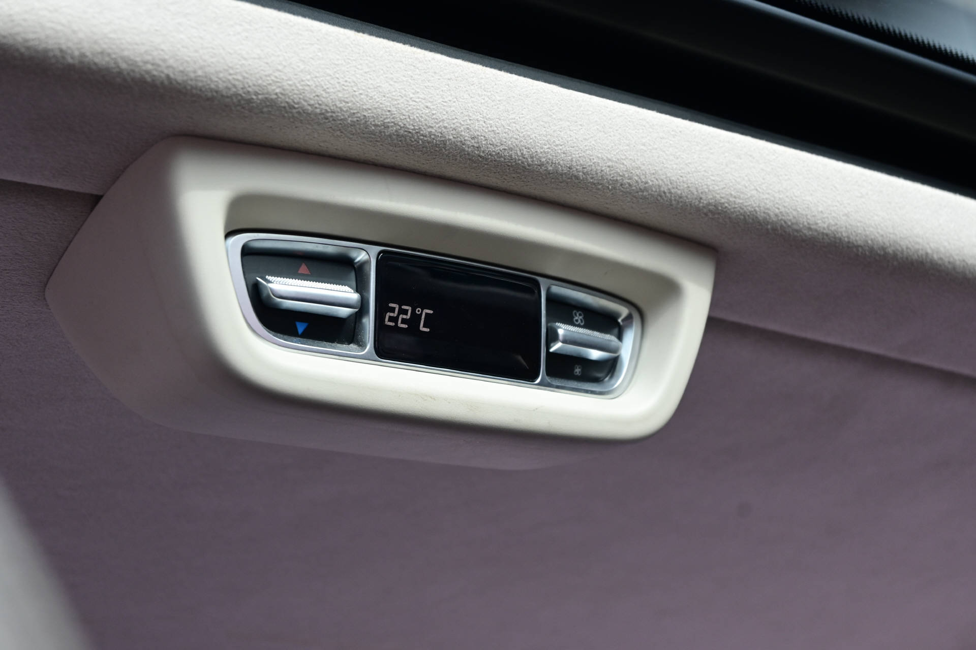 MERCEDES-BENZ V 250 d Exclusive AMG Line lang *Tisch*Panoramadach*Burmester*Sitzkühlung/Heizung*-image-27