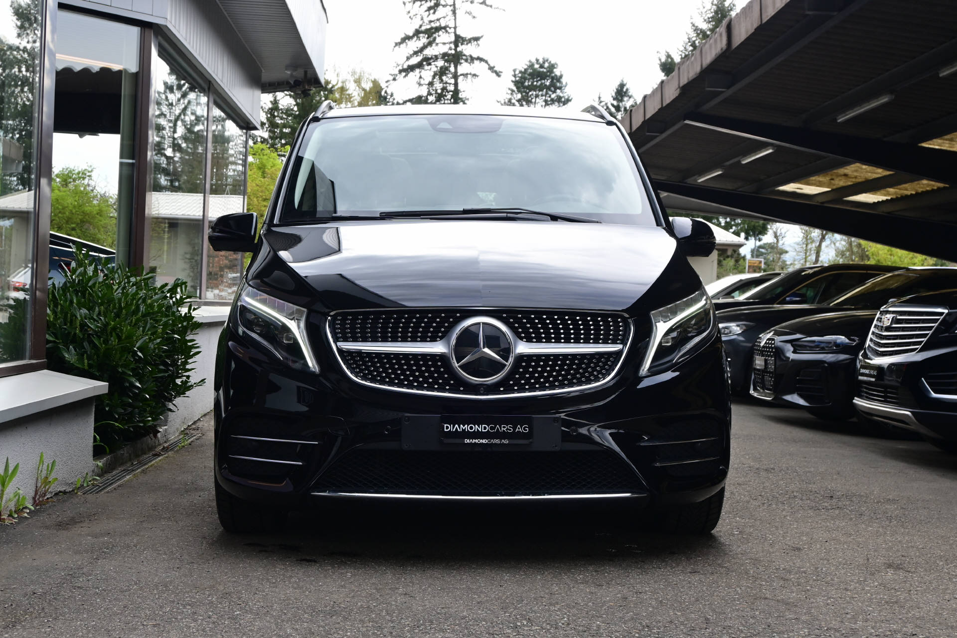 MERCEDES-BENZ V 250 d Exclusive AMG Line lang *Tisch*Panoramadach*Burmester*Sitzkühlung/Heizung*-showroom-element-1