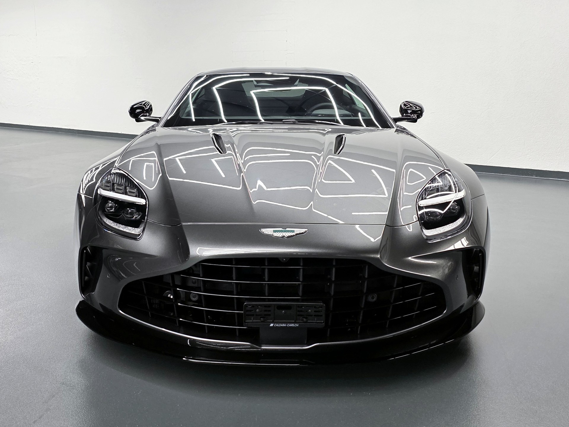 ASTON MARTIN V8 Vantage Coupé 4.0 S V8 Bi-Turbo-showroom-element-3