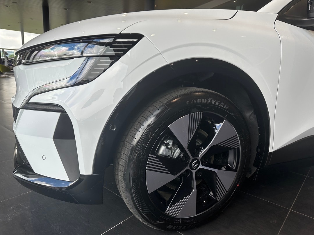 RENAULT Mégane E-TECH EV60 Techno-showroom-element-2
