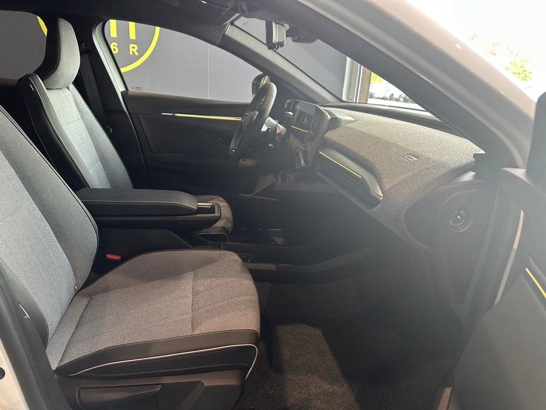 RENAULT Mégane E-TECH EV60 Techno-image-11