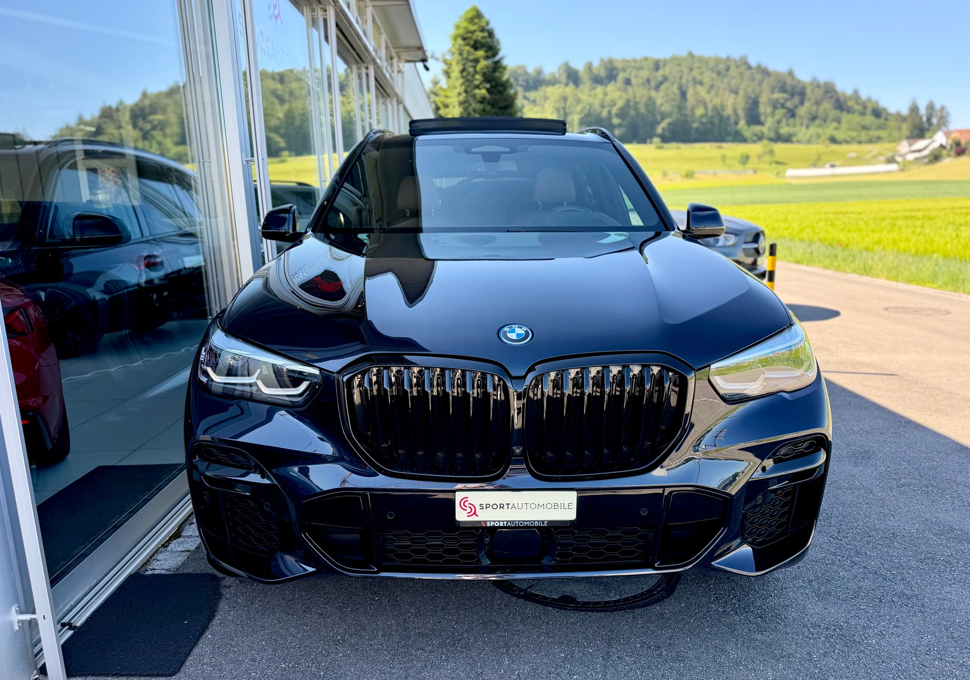 BMW X5 xDrive45e M Sport Steptronic-showroom-element-3