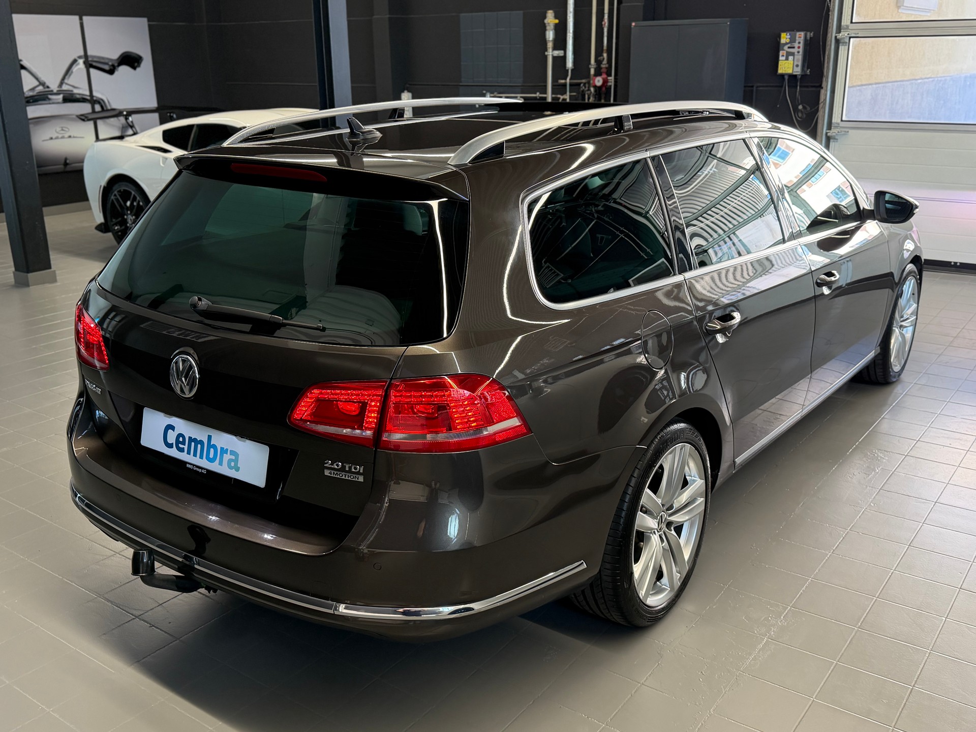 VW Passat Variant 2.0 TDI BMT Highline 4M-image-6