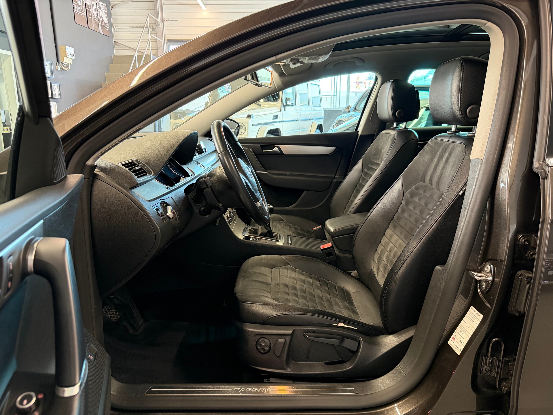 VW Passat Variant 2.0 TDI BMT Highline 4M-image-8