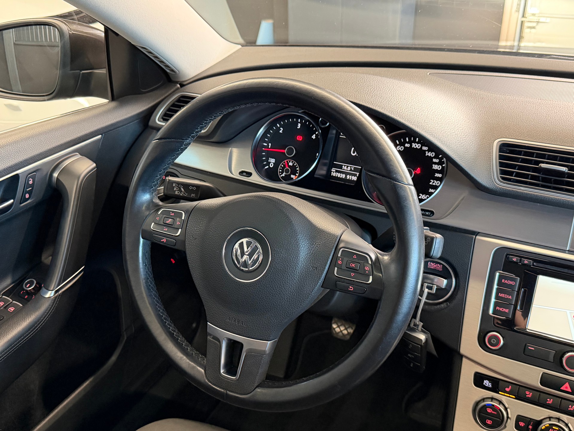 VW Passat Variant 2.0 TDI BMT Highline 4M-image-16