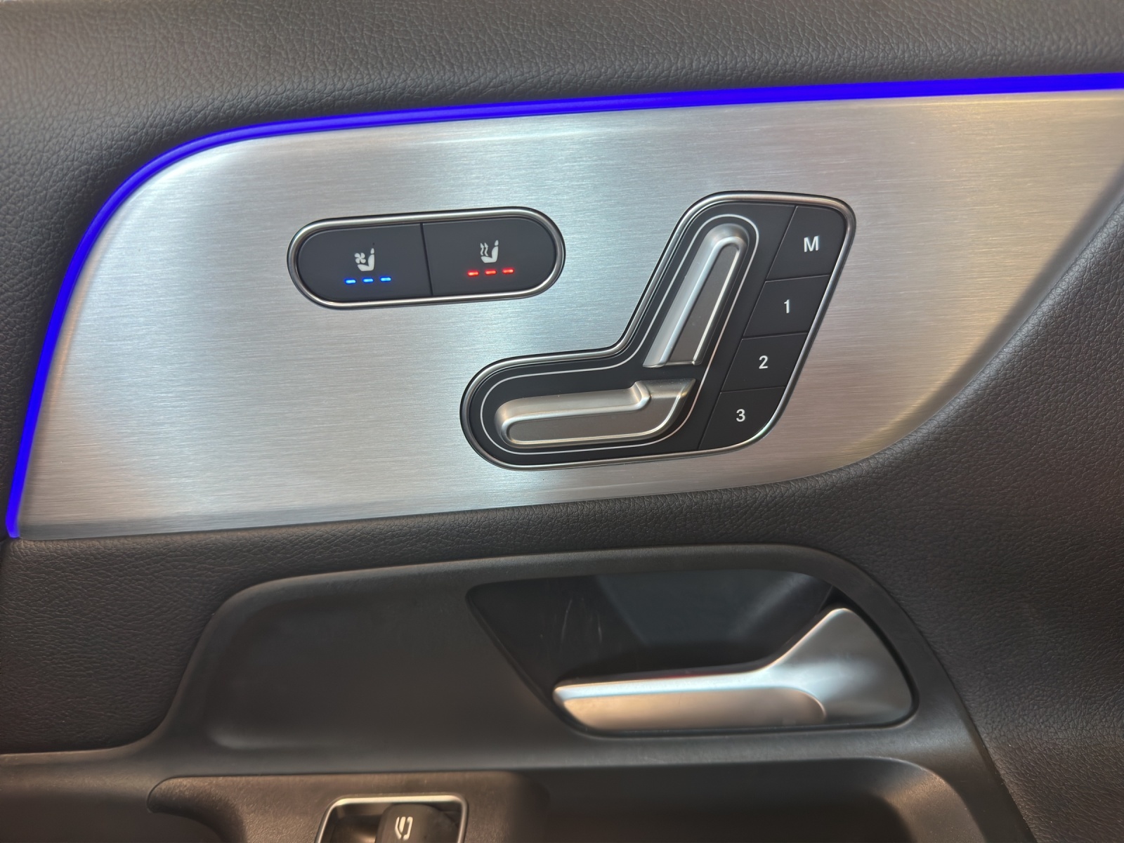 MERCEDES-BENZ GLA 35 AMG 4Matic 8G-Speedshift DCT-image-12