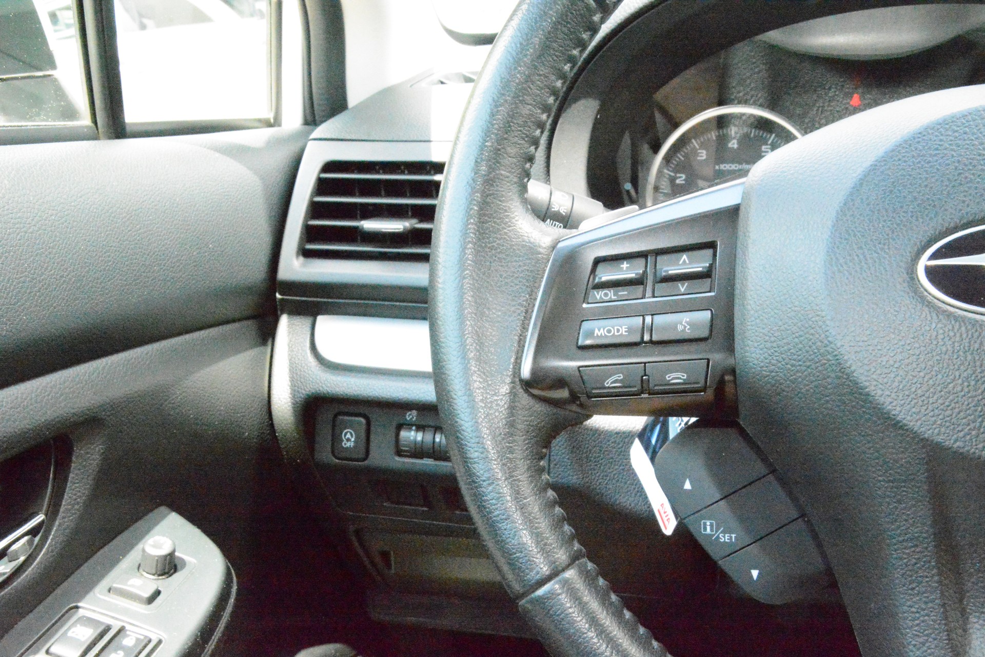 SUBARU XV 2.0 Swiss Two AWD CVT-image-12