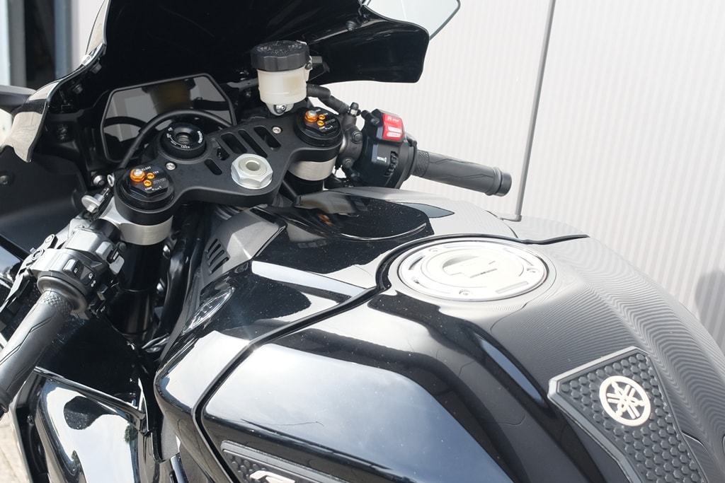YAMAHA YZF-R1 ABS-image-7