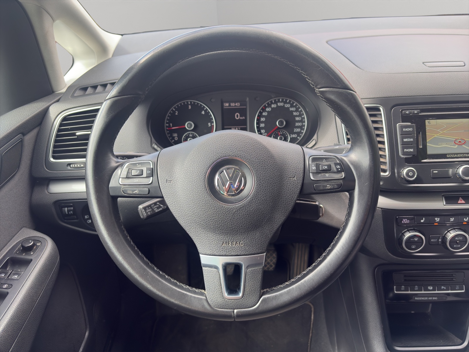 VW Sharan 2.0 TDI BMT Trendline 4Motion-image-18